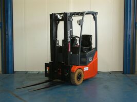 Elektrostapler Toyota 7FBEST10